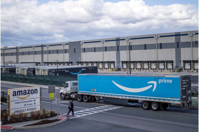 Amazon to hire 150,000 workers for holidays