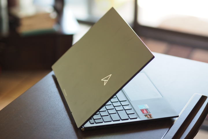 REVIEW OF THE ASUS ZENBOOK S 13 OLED: A MACBOOK AIR OPTION