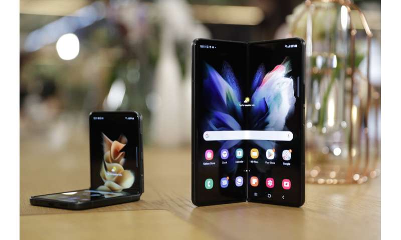 Samsung slashes prices in bid to boost foldable phone sales