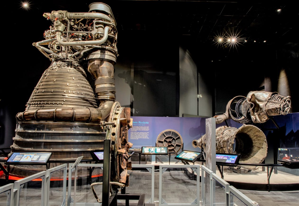 F-1 rocket engine and components